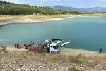 Burdur’da bulunan Karacaören Barajı’na düşen yangın söndürme uçağı karaya çıkarıldı