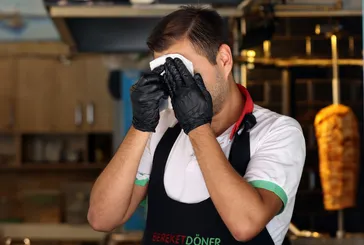 Megakent kavruluyor! Isınan hava en çok ocakbaşında çalışanları zorladı: Fırında sıcaklık 400 dereceye kadar yükseliyor