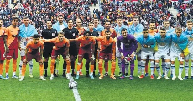 Galatasaray ‘barış için maç’ sloganıyla Dinamo Kiev ile karşılaştı
