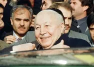 Baharı başlatan çiçek! Türk siyasetinin Erbakan Hocası dua ve rahmetle anılıyor