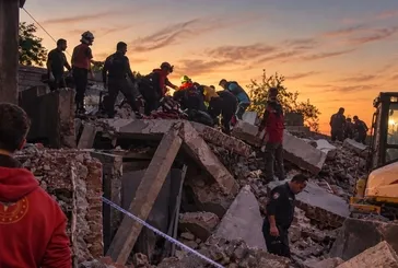 Zonguldak'ta 3 katlı bina çöktü