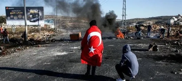 İsrail’e Türk bayrağıyla tepki gösterdi sembol oldu