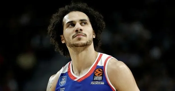 Anadolu Efes’in yıldızı Shane Larkin durdurulamıyor! 4. kez MVP seçildi