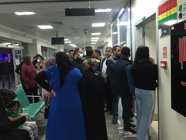 konyanin-eregli-ve-halkapinar-ilcelerinde-bulanti-kusma-ve-ishal-sikayetleriyle-hastaneye-basvuranlarin-sayisi-1652696954019.jpg Konya'nın Ereğli ve Halkapınar ilçelerinde bulantı kusma ve ishal şikayetleriyle hastaneye başvuranların sayısı 1200'ü geçti-4