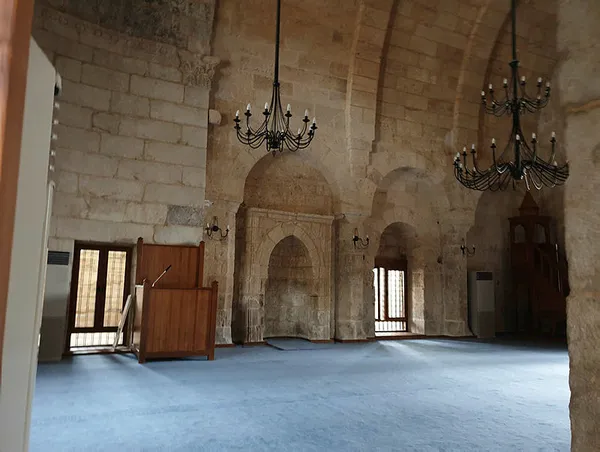 roma-doneminde-tapinakti-ala-camisi-96-yil-sonra-cemaatine-kavusuyor-1593688350798.jpg Roma döneminde tapınaktı... Ala Camisi 96 yıl sonra cemaatine kavuşuyor-8