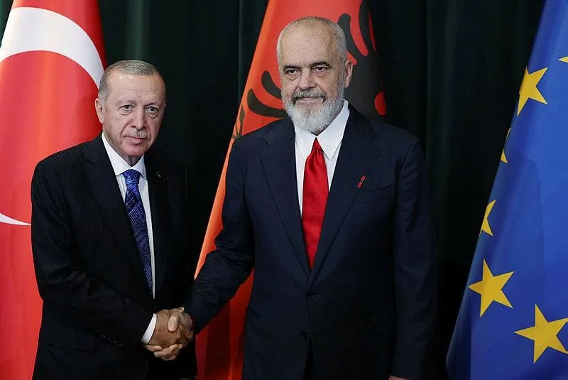 Başkan Erdoğan Osmanlı'nın göz bebeği Balkanlar'da! Arnavutluk'ta imzalar atıldı... Dünyaya İsrail uyarısı-3