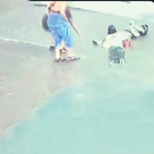 İzmirde belediyenin sorumsuzluğu 2 can aldı! Elektrik akımına kapılıp feci şekilde can verdiler! Bir sorun yok deyip gittiler