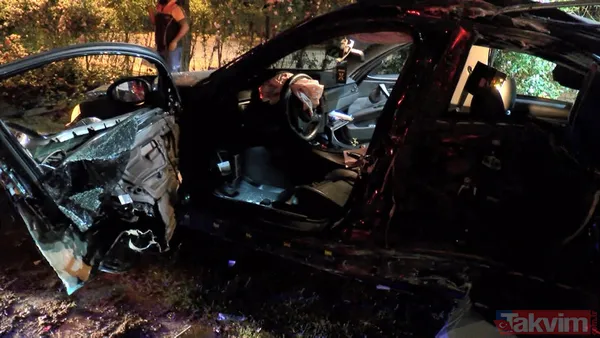 Kadıköy'de 'ağır' kaza: Elektrik direğine çarptı - 6