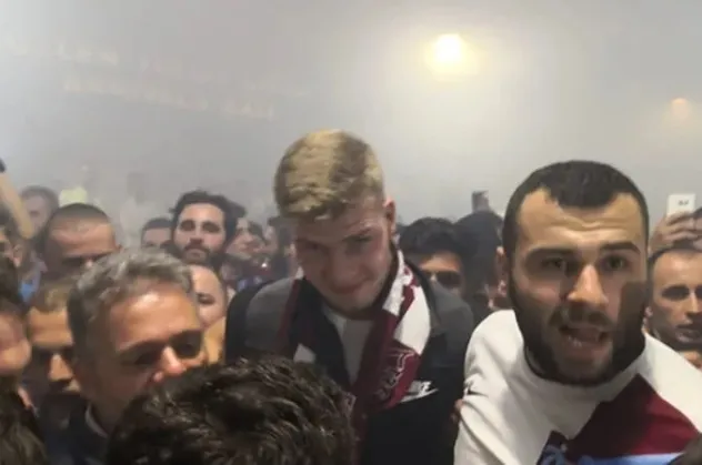 Trabzonspor Sörloth'u KAP'a bildirdi