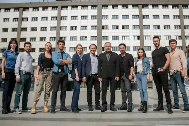 arka-sokaklardan-giden-gidene-18-sezonda-bu-isimleri-goremeyeceksiniz-1688210412443.jpg Arka Sokaklar'dan kopan kopana! 18. sezonda bu isimleri göremeyeceksiniz-4