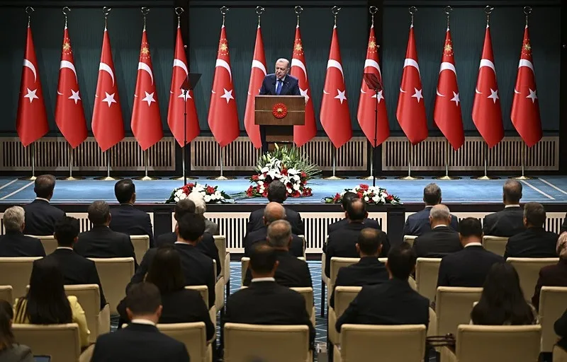 baskan-erdoganin-israil-ve-yunanistan-mesaji-dis-basinda-yankilandi-1788876254100.jpeg Başkan Erdoğan’ın Kabine sonrası mesajı dış basında yankılandı: Türkiye çevreleme girişimlerini tribünden seyretmeyecek-8