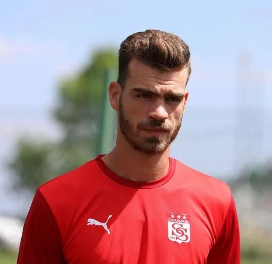 galatasaray-besiktas-ve-fenerbahce-dimitris-goutasi-takipte-1632574362987.jpg Galatasaray, Beşiktaş ve Fenerbahçe Dimitris Goutas’ı takipte-4