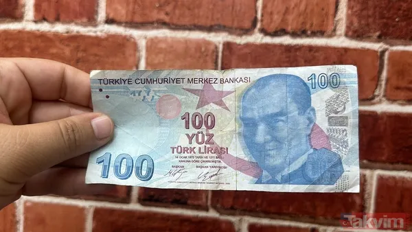 "MUTLAKA KONTROL EDİN" Herkesin cebinde bu paralardan olabileceğini belirten kuaför Bilal Yiğit, "Herkes cebinde ki paraları kontrol etsin. 100 liralar 200...