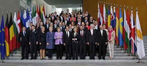 AB'de büyük Brexit kavgası: Mafya gibisiniz!