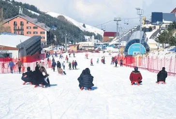 Sömestr tatili için aileler Palandöken Kayak Merkezine akın etti! Doluluklar yüzde 95'e ulaştı