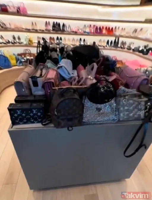 Süper lüks ayakkabı ve çantaları olay oldu... Galatasaraylı Icardi'nin eşi Wanda Nara'nın giyinme odasına bakın! - 10