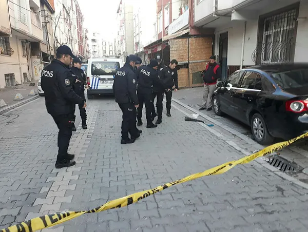 1581326137914.jpg Esenyurt'ta silahlı dehşet! Sevgilisini vurdu başında bekledi-1