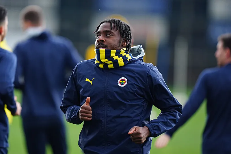Fenerbahçe'de çok sayıda ayrılık! Jose Mourinho biletlerini kesti - 17