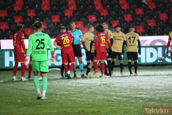 Gaziantep FK - Yeni Malatyaspor maçı yoğun kar yağışı nedeniyle ertelendi - 6