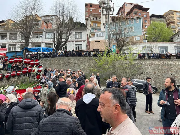 Kuzeyin Oğlu son yolculuğuna uğurlandı! Volkan Konak’ın mezar yerindeki detay dikkat çekti! Vasiyeti yerine getirildi - 9