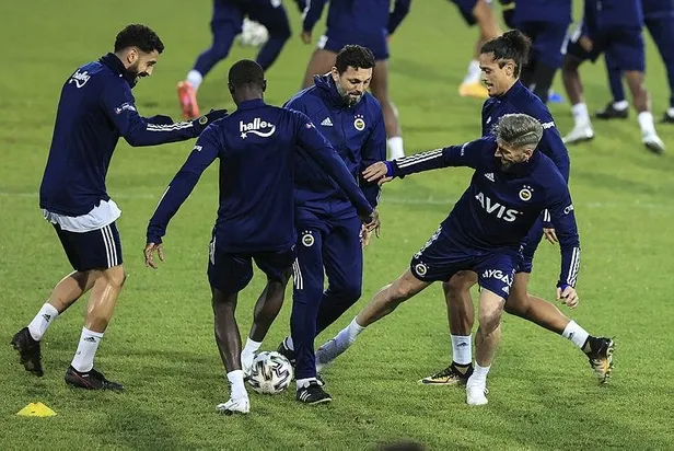 Fenerbahçe'de Erol Bulut ilk 11 kararını verdi! Osayi Çaykur Rizespor'a karşı oynayacak mı?-4