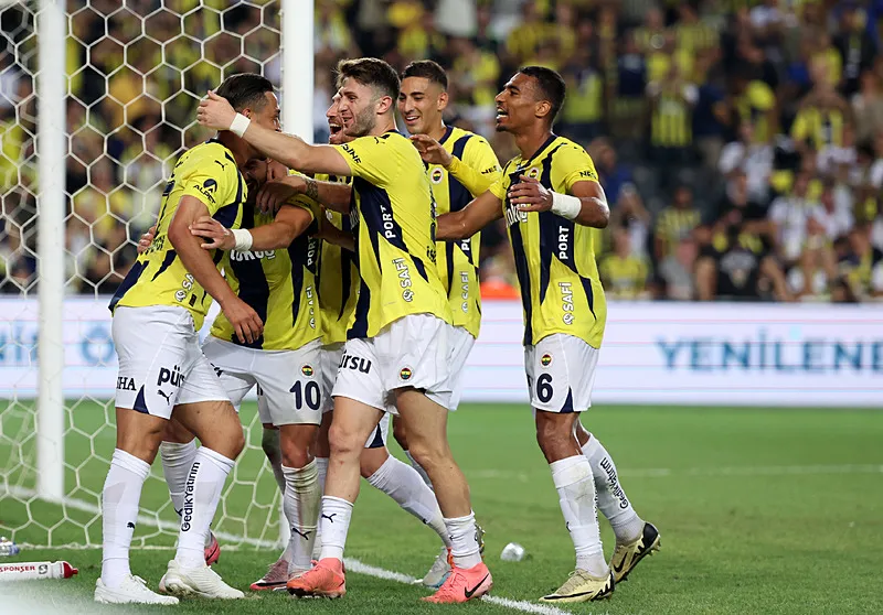 Spor yazarları Fenerbahçe - Lugano maçını değerlendirdi! 2 yıldıza büyük övgü - 14