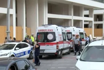 Zeytinburnu’nda tramvay kamyonun dorsesine çarptı!