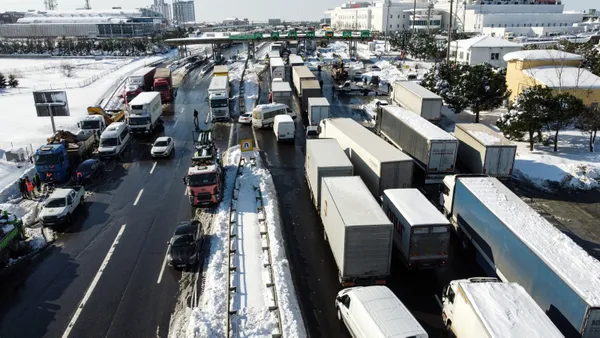 son-dakika-istanbul-valisi-ali-yerlikayadan-vatandaslara-cagri-hadimkoy-giseler-arnavutkoy-arasindaki-araclari-1643194382524.jpg SON DAKİKA: İstanbul Valisi Ali Yerlikaya'dan vatandaşlara çağrı: Hadımköy Gişeler-Arnavutköy arasındaki araçlarınızı alın yoksa çekeceğiz-4