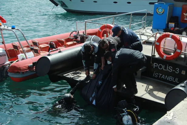 İstanbul Arnavutköy'de yat çalışanları denizde ceset buldu-1