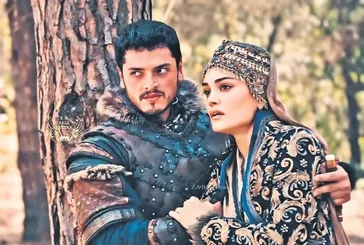 Kuruluş Orhan’ın genç oyuncuları Faruk Aran ve Belgin Şimşek’ten mutluluk pozu: Her şey yolunda