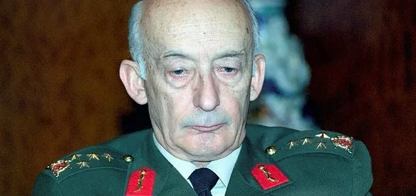 28 Şubat davası sanığı emekli orgeneral Teoman Koman, tedavi gördüğü GATA Haydarpaşa Eğitim Hastanesinde, 77 yaşında hayatını kaybetti.