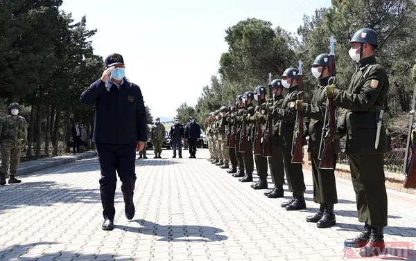 SON DAKİKA: Milli Savunma Bakanı Hulusi Akar ve TSK'nın komuta kademesi Gökçeada'da! Rüzgar Alayı'nı denetledi - 8