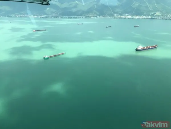 SON DAKİKA: İstanbul'a kadar dayandı: Kocaeli Körfez'de deniz turkuaz renge döndü! TÜBİTAK numune aldı - 2