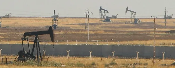 ABD askerleri, Rus askerlerinin Suriye’de petrol sahasına ulaşmasını engelledi