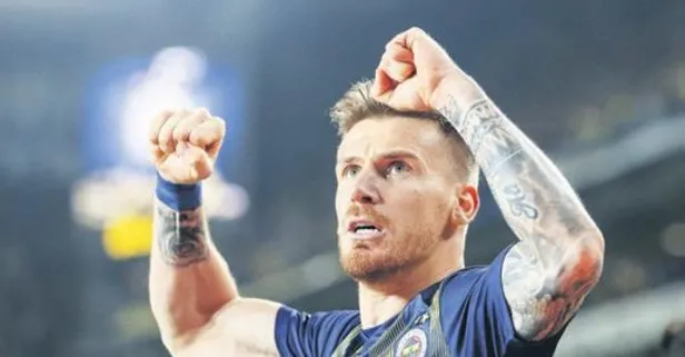 Kartal istedi ama Fener’de kaldı