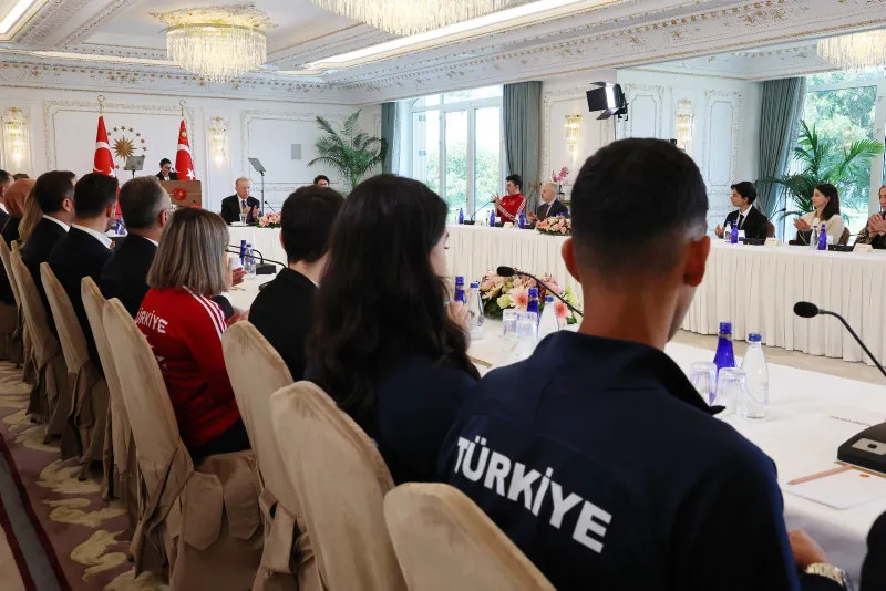 Başkan Erdoğan'dan '19 Mayıs Gençlik Buluşması'nda önemli açıklamalar | 'Kenetlenin' çağrısı... "Kardeşlik hukukunuzu geliştirin"-4