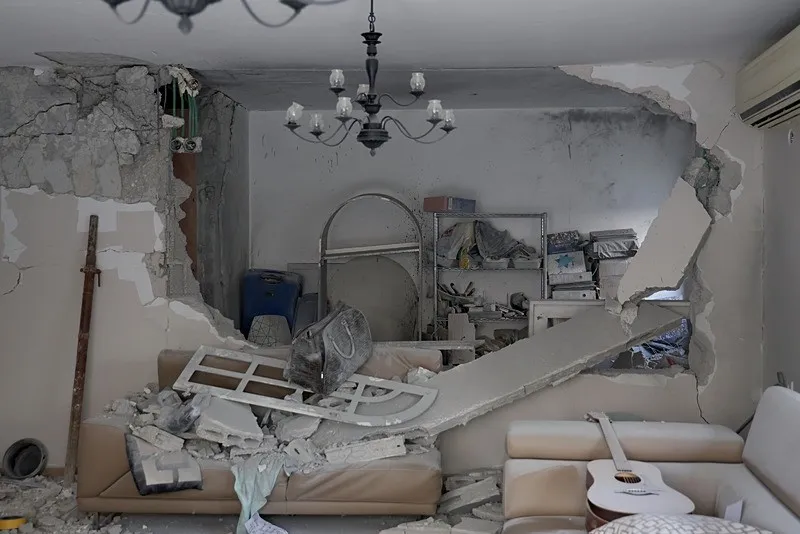 İRAN İSRAİL'İ VURUYOR-1