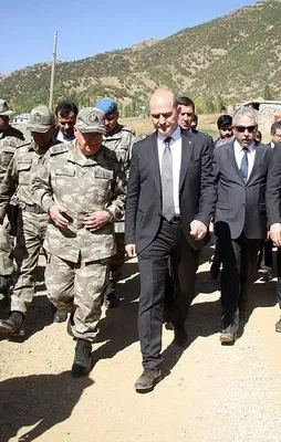 İçişleri Bakanı Soylu Şemdinli'de