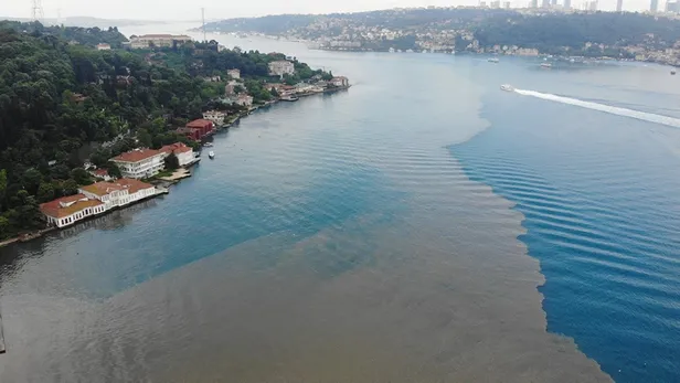 Çamura bulanan İstanbul boğazı havadan görüntülendi-2