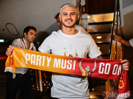 Mauro Icardi'nin eşi Wanda Nara'dan bikisiniyle sere serpe pozlar "Hep bu açıdan bakıyorsunuz biraz da bu açıdan bakın" - 6