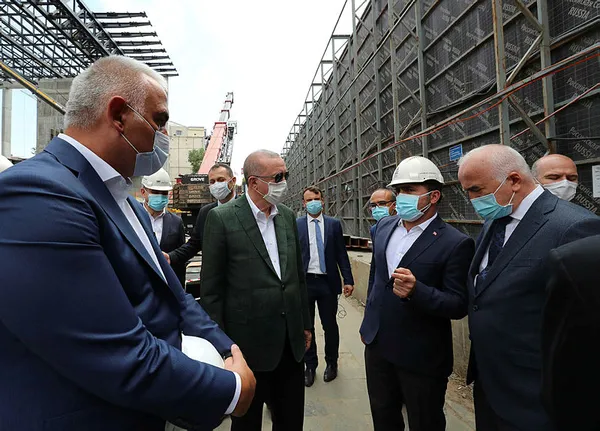 son-dakika-cumhurbaskani-recep-tayyip-erdogan-ayasofya-camiinde-incelemelerde-bulundu-1595164290817.jpg Son dakika: Cumhurbaşkanı Recep Tayyip Erdoğan Ayasofya Camii'nde incelemelerde bulundu-8