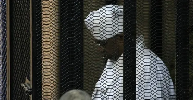 Sudan’ın devrik lideri Beşir hakim karşısında