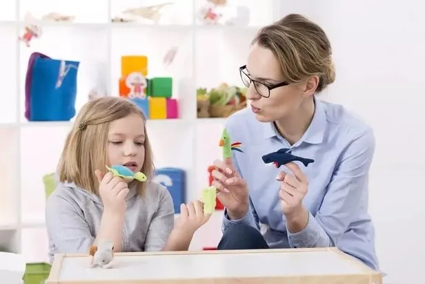 Asperger sendromu nedir, belirtileri neler? Asperger sendromu olan ünlüler kimler? Tedavisi var mı?-4