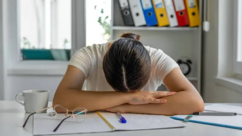 bilimsel-olarak-kanitlandi-sadece-4-gunde-bu-3-aliskanlik-stresi-azaltiyor-1774011302677.jpg Bilimsel olarak kanıtlandı: Sadece 4 günde bu 3 alışkanlık stresi azaltıyor-7