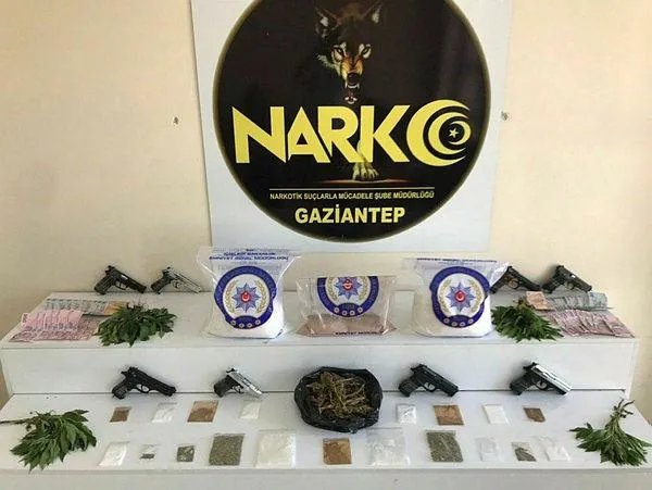 gaziantepte-uyusturucu-saticilarina-operasyon-19-supheli-yakalandi-1589392278748.jpeg Gaziantep'te uyuşturucu satıcılarına operasyon! 19 şüpheli yakalandı-1
