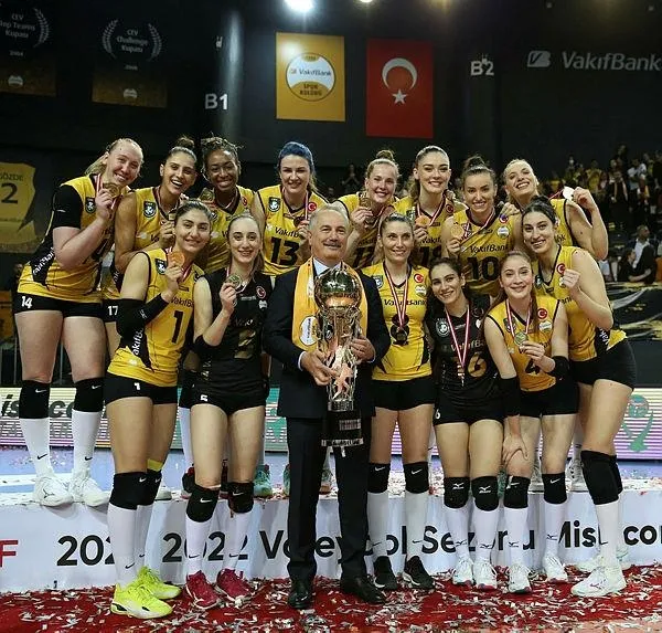 fenerbahceyi-deviren-vakifbank-sultanlar-liginde-sampiyon-oldu-1652395983122.jpeg
