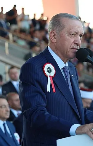 Başkan Erdoğan ile polisin 'kardeş' diyaloğu gülümsetti! İşte Polis Akademisi Mezuniyet Töreni'nden kareler...