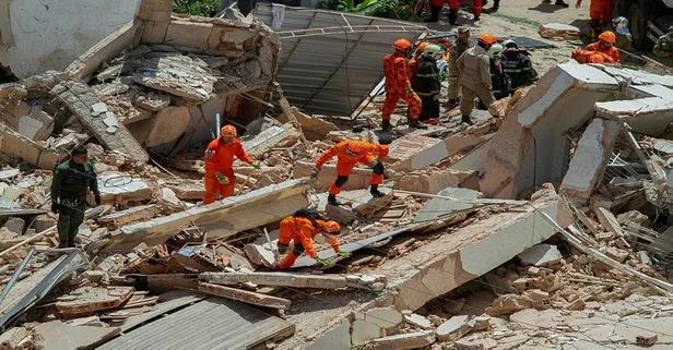 Brezilya'da 7 katlı bina çöktü