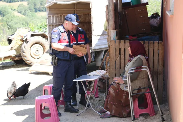 kocan-olaya-karisti-parmak-izi-alinacak-yalaniyla-altinlari-calindi-1658840499006.jpg 'Kocan olaya karıştı parmak izi alınacak' yalanıyla altınları çalındı-3