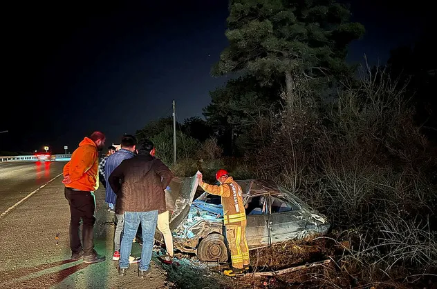 Arnavutköy'de 2 otomobil çarpıştı: 4 yaralı